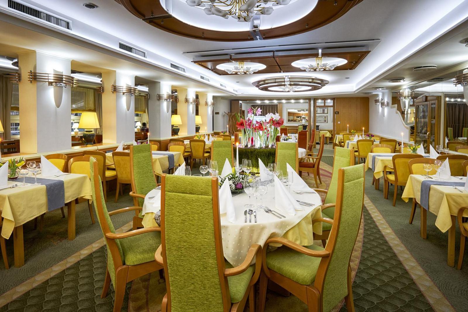 Wellness Eroplán Hotel 4*