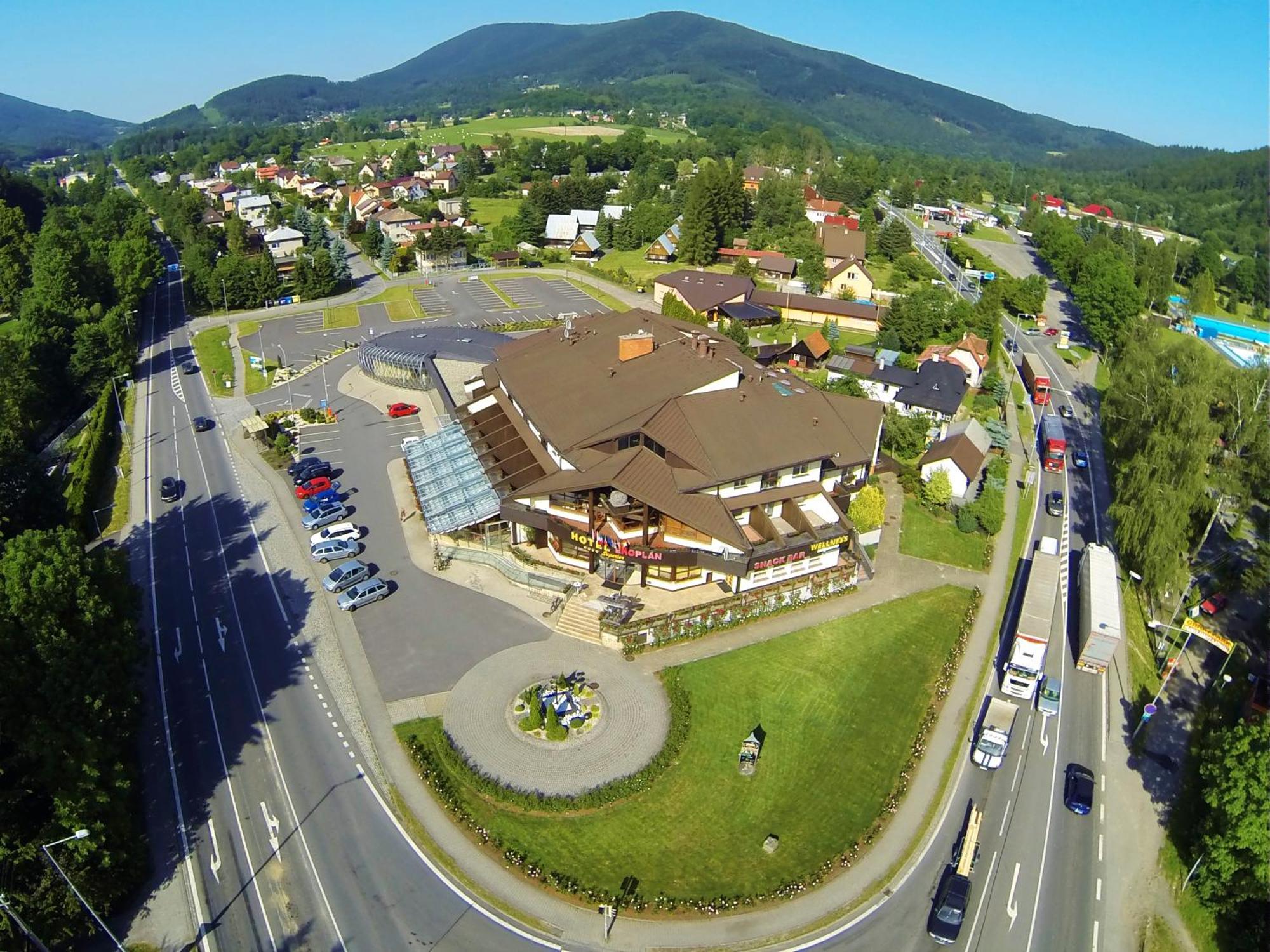 Wellness Eroplán Hotel